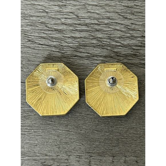 Cute Vintage Gold Tone/ Marble Enamel Monet Post Earrings - Picture 3 of 3